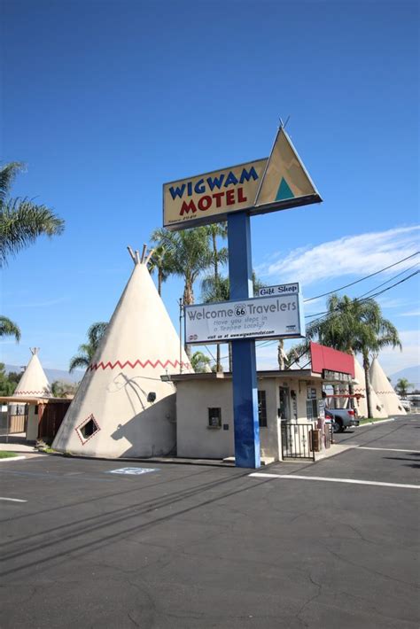 WIGWAM MOTEL .